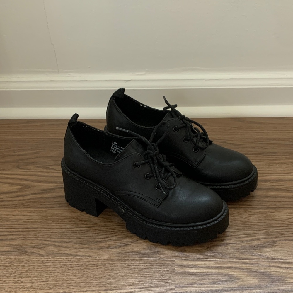 Madden Girl Black Chunky Lace-Up Platform Loafers